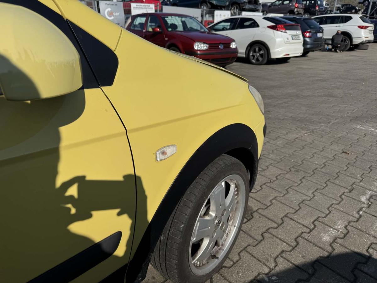 Hyundai Getz Cross original Kotfl&uuml;gel vorn rechts 3W Willow Green Bj.2008